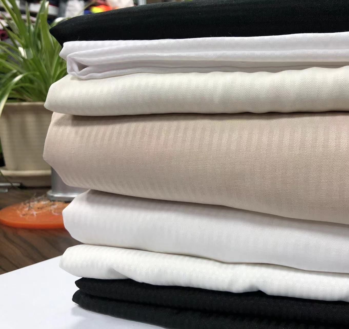 100% Polyester T400 Oxford Fabric | P/D W/R | 75D/2×150D | 170 GSM | 58/60"
