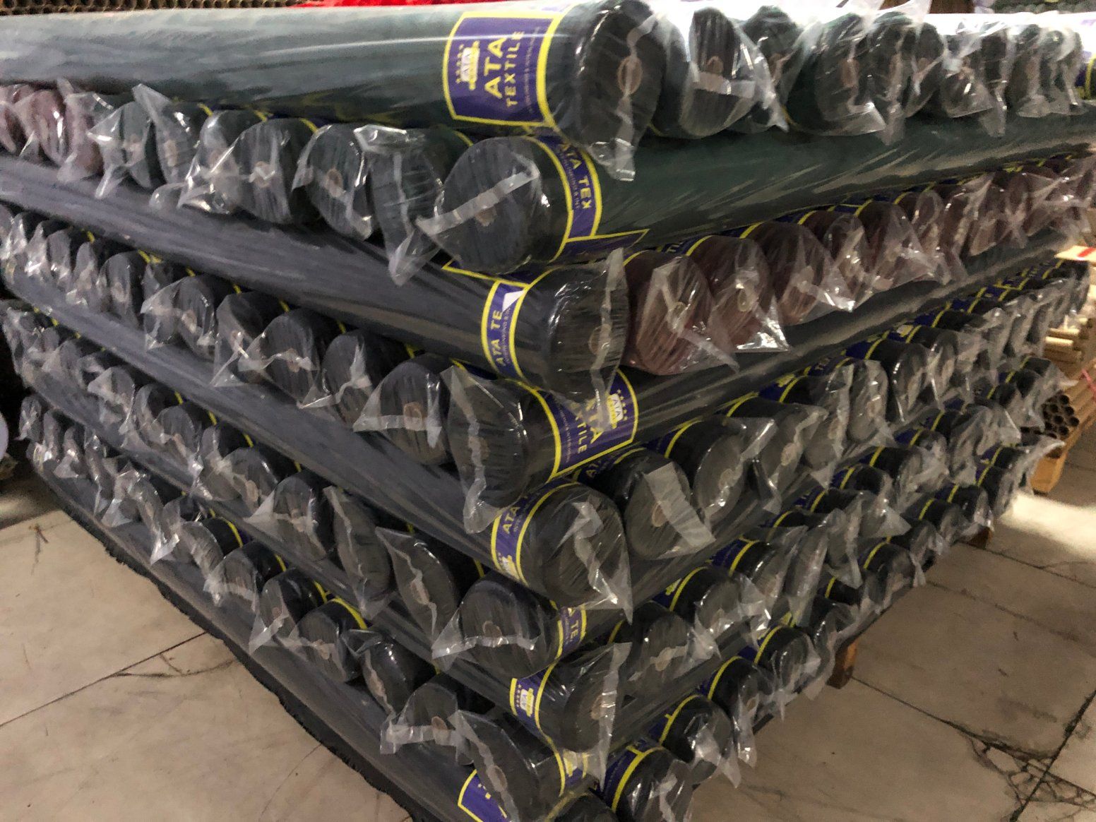 300T Polyester Taffeta Oil Cire Finished Embossed Fabric | 50D/48F