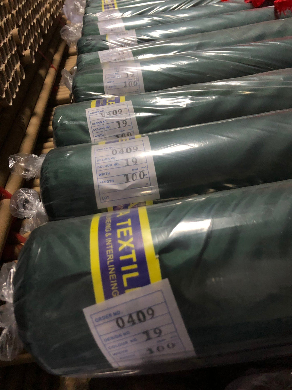 300T Polyester Taffeta Oil Cire Finished Embossed Fabric | 50D/48F