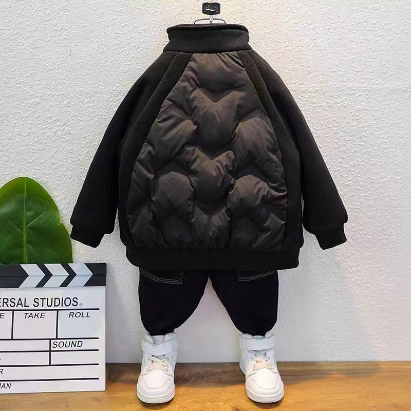Lightweight Insulated Jacket Textile for Snowy Days