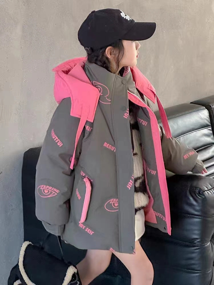 Lightweight Insulated Jacket Textile for Snowy Days