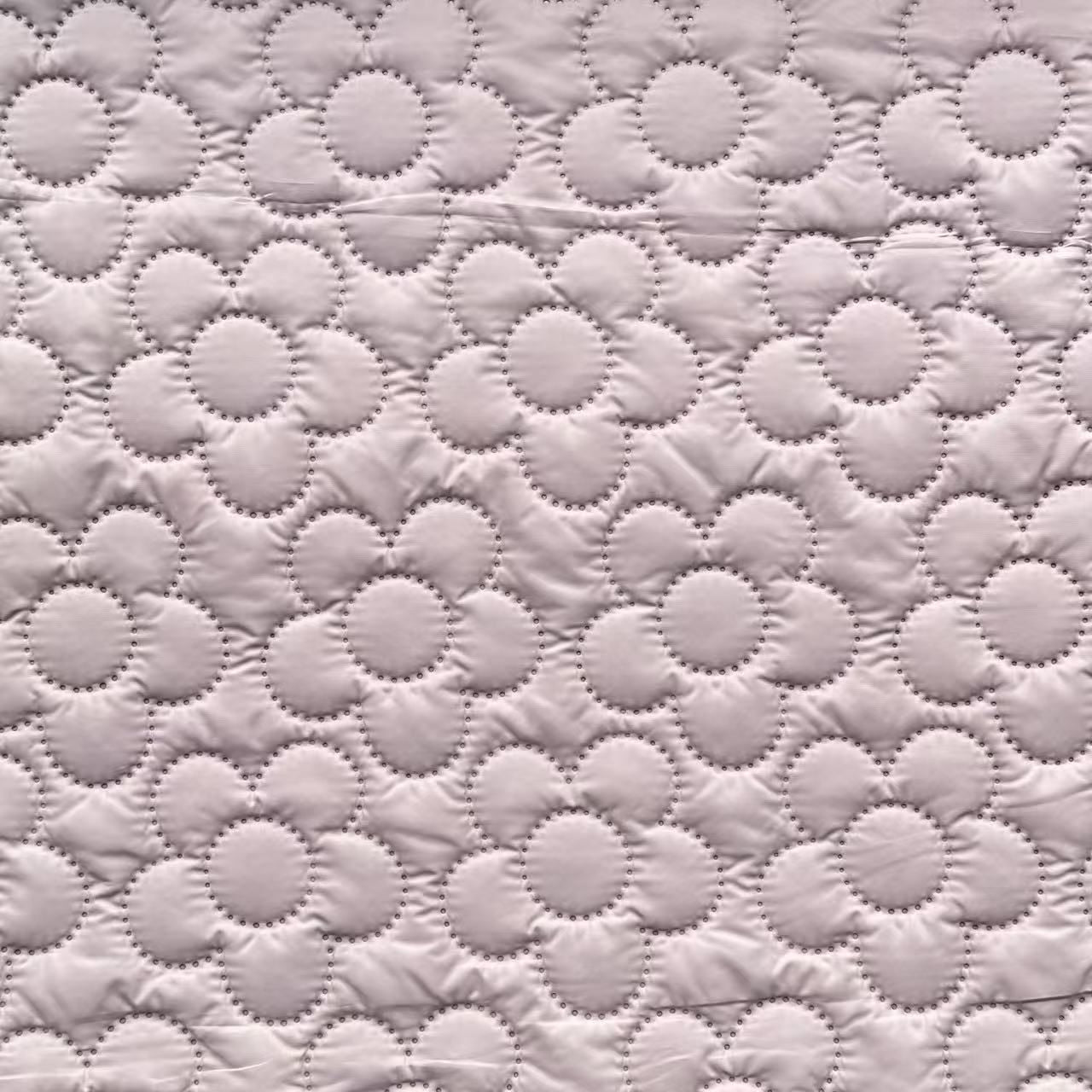Warm-Keeping Quilted Fabric – Not Stuffy for Winter Home Textile & Garment